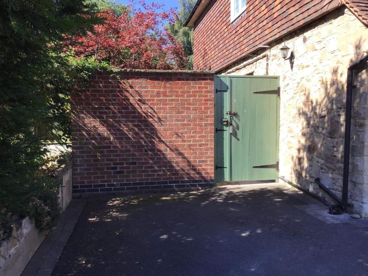 Quiet Residential Road, Short Walk To Hospital Derby Exterior foto